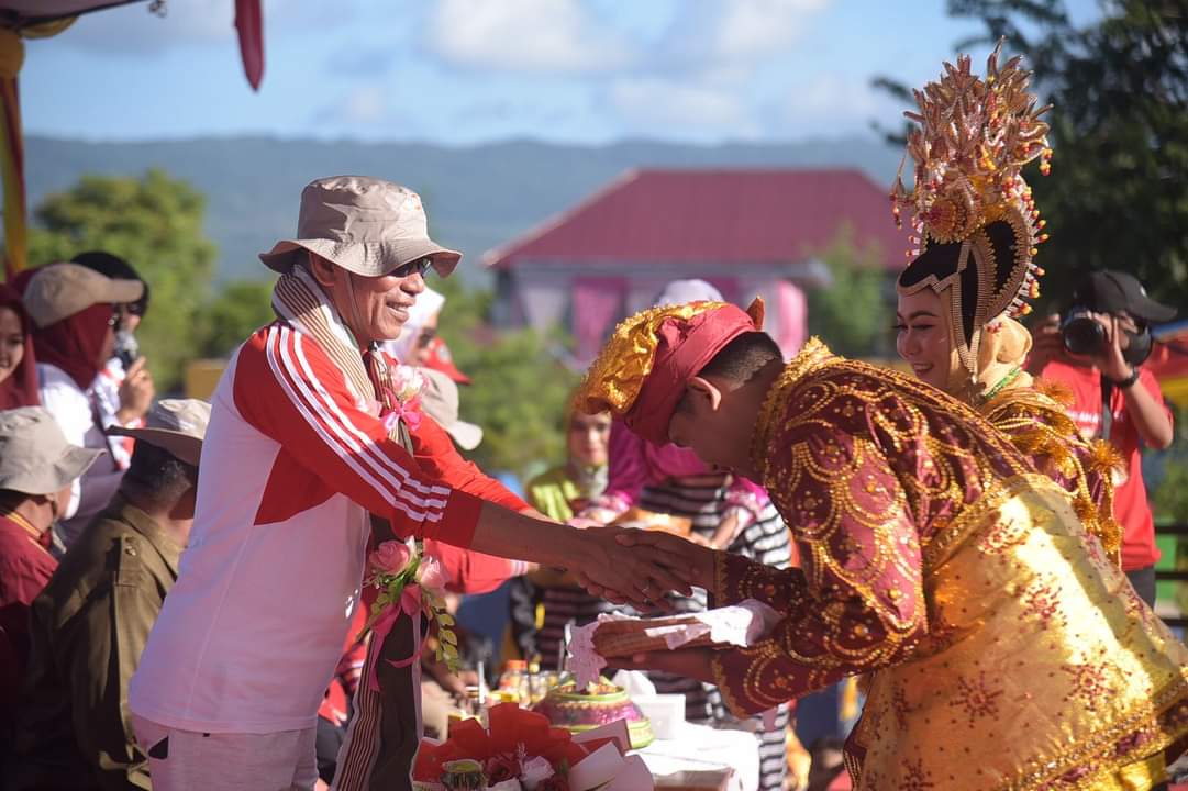 Pemkab Buton Gelar Pawai Pembangunan Pemkab Buton Gelar Pawai Pembangunan
