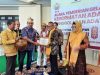 Ketum PWI Pusat Digelari Omas Pena Setia Jaya Lewat Penggolaran Adat Dayak