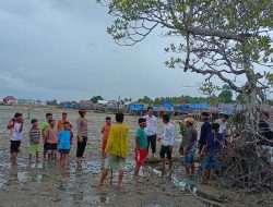 Atasi Abrasi Pantai, Polisi di Muna Ajak Anak Usia Dini Lestarikan Mangrove