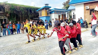 Serunya Lomba Bakiak Festival Teluk Pasarwajo