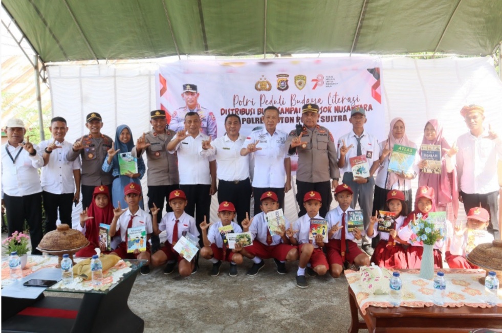 Tingkatkan Budaya Literasi, Polres Buton Salurkan 300 Buku