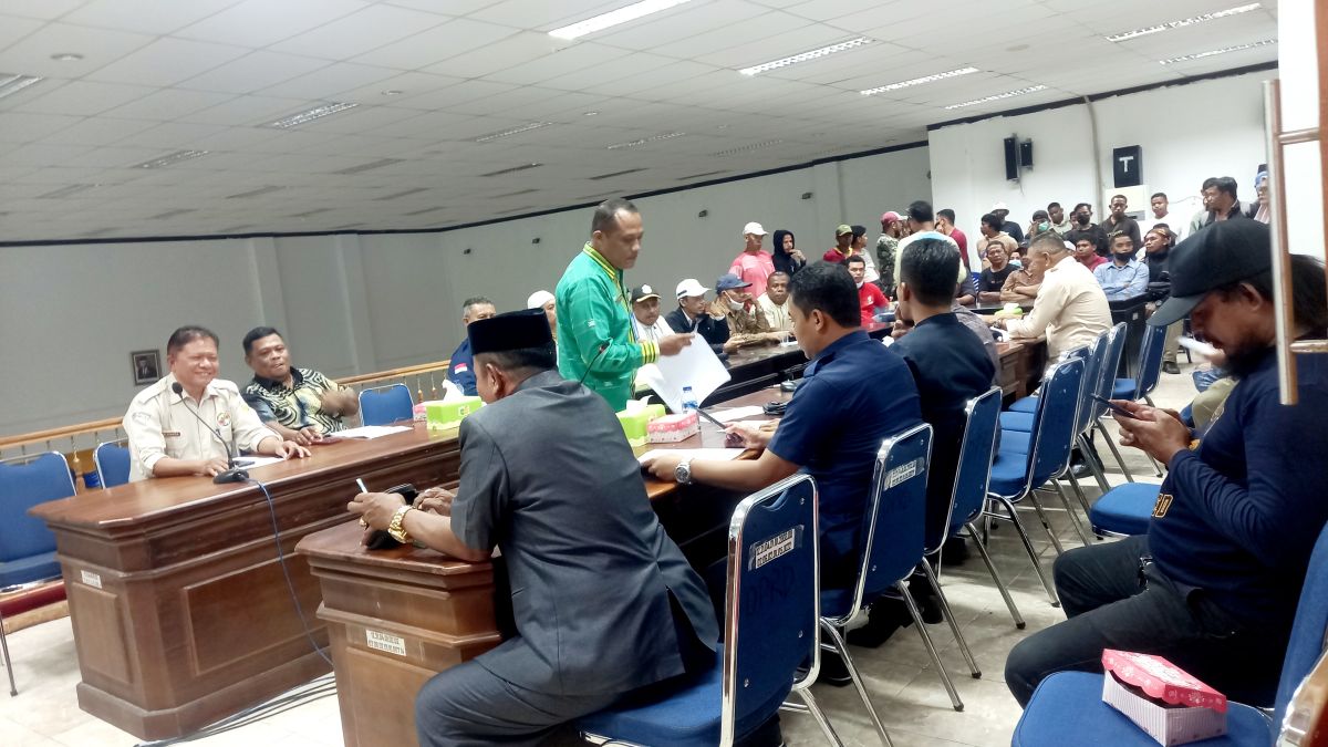 DPRD Buton Rekomendasikan Penangguhan Izin Delapan Indomaret dan Alfamaret