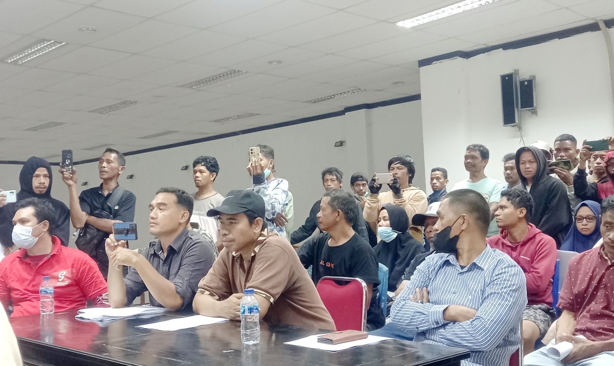 DPRD Buton Rekomendasikan Penangguhan Izin Delapan Indomaret dan Alfamaret