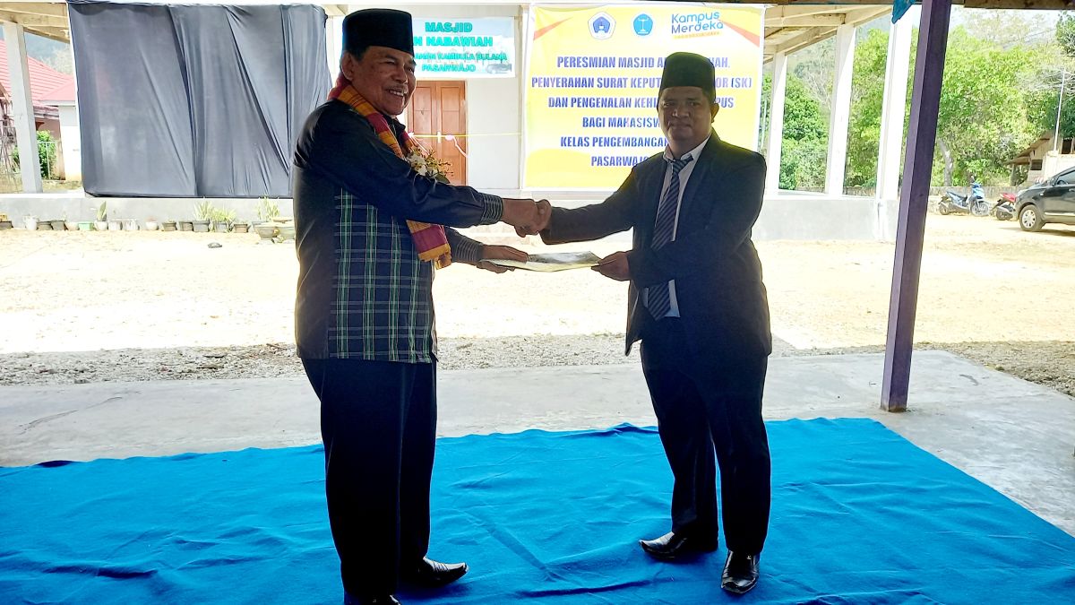 Asisten I dan Pembina Yayasan Unidayan Resmikan Mesjid An Nabawiah Asisten I dan Pembina Yayasan Unidayan Resmikan Mesjid An Nabawiah