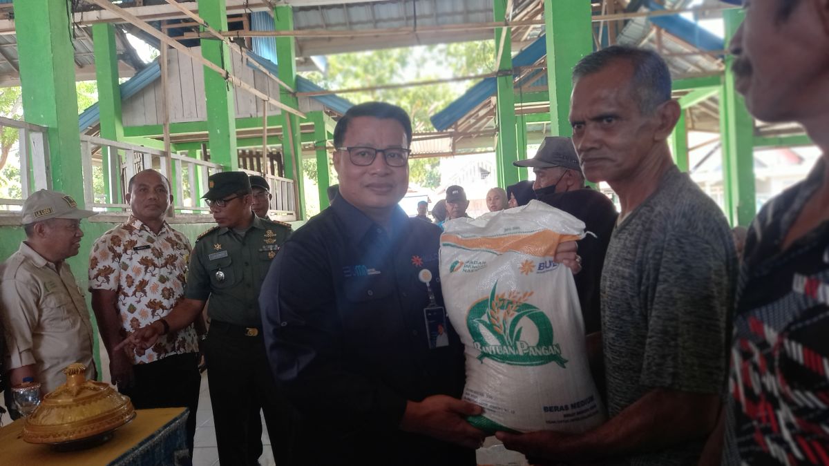 Stabilkan Harga, Pj Bupati Buton Lounching Bantuan Cadangan Pangan Beras Stabilkan Harga, Pj Bupati Buton Lounching Bantuan Cadangan Pangan Beras