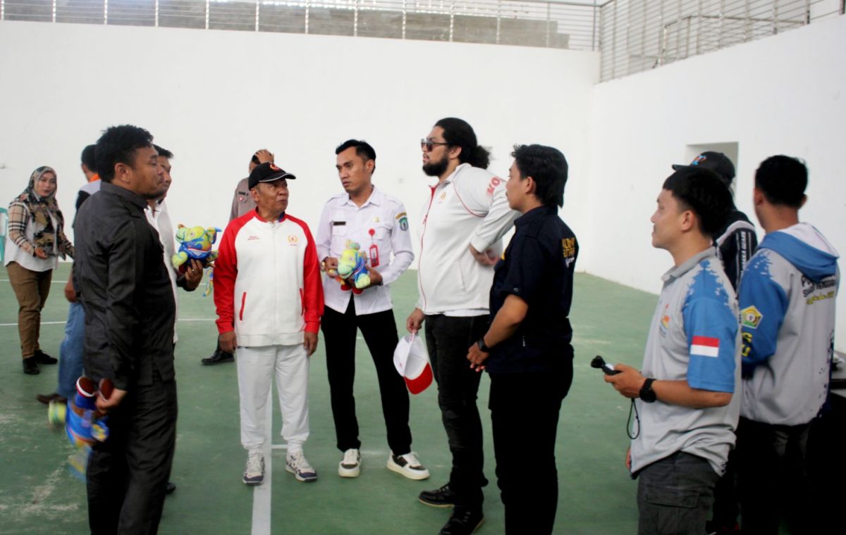 Ketum KONI Sultra Himbau KONI Daerah Aktif Gelar Iven