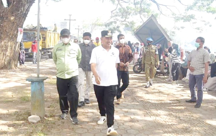 Pemkab Buton Gelar Kerja Bakti di Kali Lakua