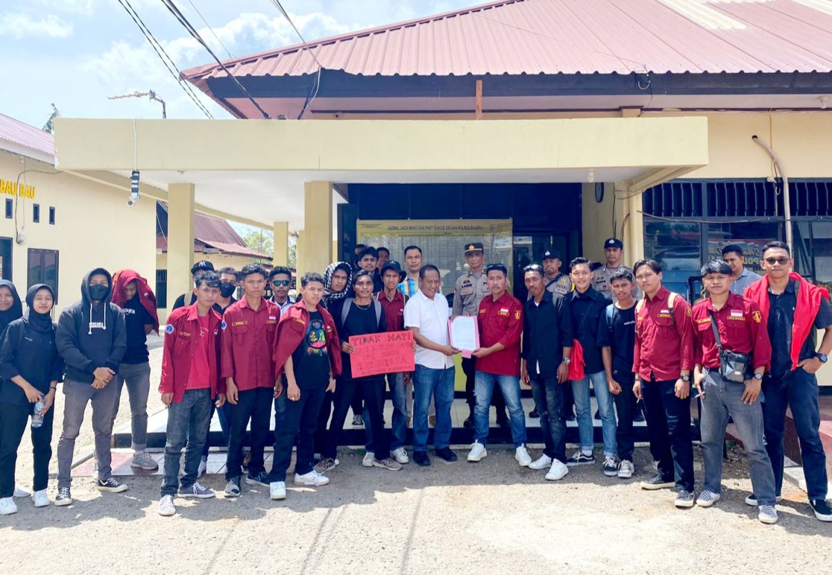 Mahasiswa Unidayan Gelar Aksi Damai Kematian Aktivis Randi dan Yusuf
