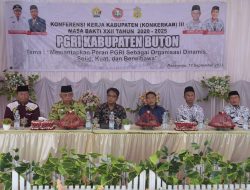 Asisten II Buka Konferensi Kerja Kabupaten Buton III PGRI