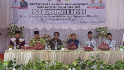 Asisten II Buka Konferensi Kerja Kabupaten Buton III PGRI
