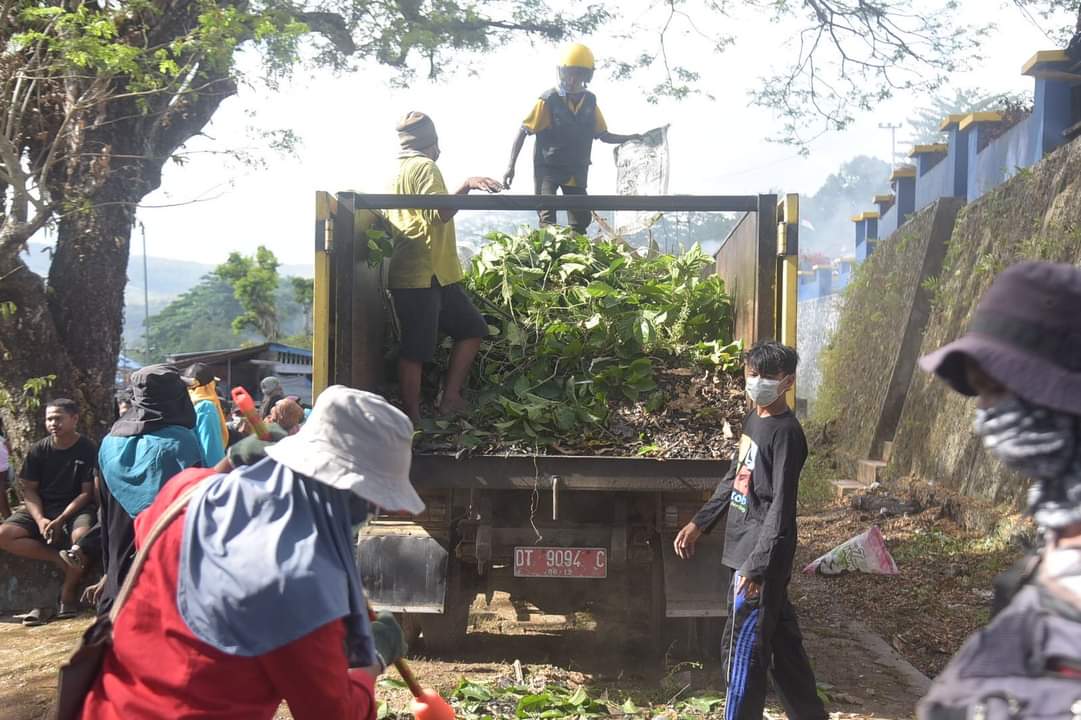 Pemkab Buton Gelar Kerja Bakti di Kali Lakua Pemkab Buton Gelar Kerja Bakti di Kali Lakua