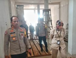 Kapolres dan Ketua KPUD Buton Cek Logistik Pemilu