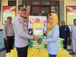 Kapolres Buton Salurkan Bantuan 20 Ton Beras