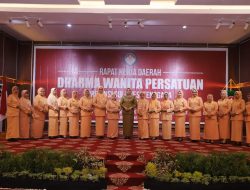 Asisten II Buka Rakerda DWP Provinsi Sultra