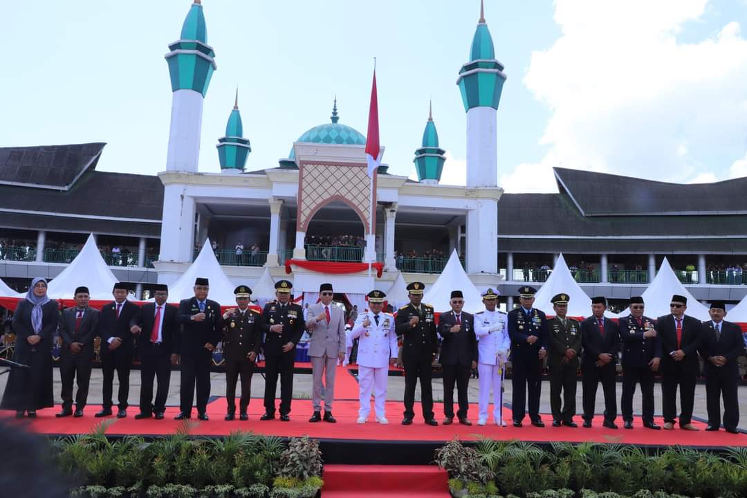 Pj Gubernur Sultra Hadiri Peringatan HUT TNI Ke 78