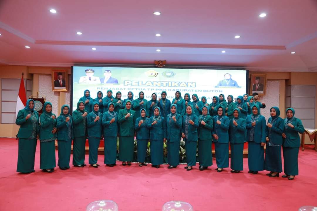Pj. Ketua TP PKK Sultra Lantik Pj. Ketua TP PKK Kabupaten Buton dan Kota Baubau