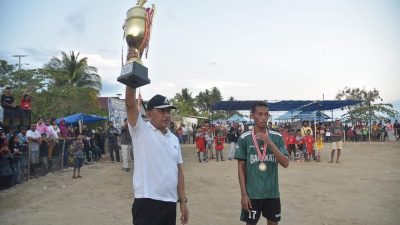Pj. Bupati Buton Tutup Turnamen Futsal Kainawa Waoleona