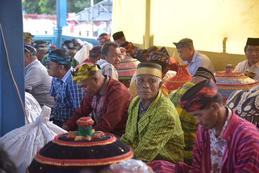 Pj Bupati Hadiri Pesta Syukuran Ritual Adat Watumotobe Pj Bupati Hadiri Pesta Syukuran Ritual Adat Watumotobe
