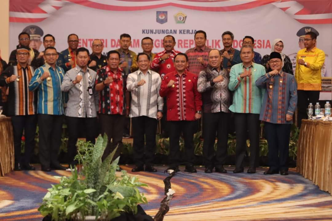 Pj. Bupati Buton Hadiri Rakor Bersama Mendagri di Kendari