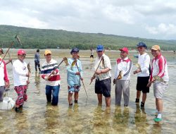 Lestarikan Budaya, Pemdes Wasuemba Gelar Festival Tombak Ikan