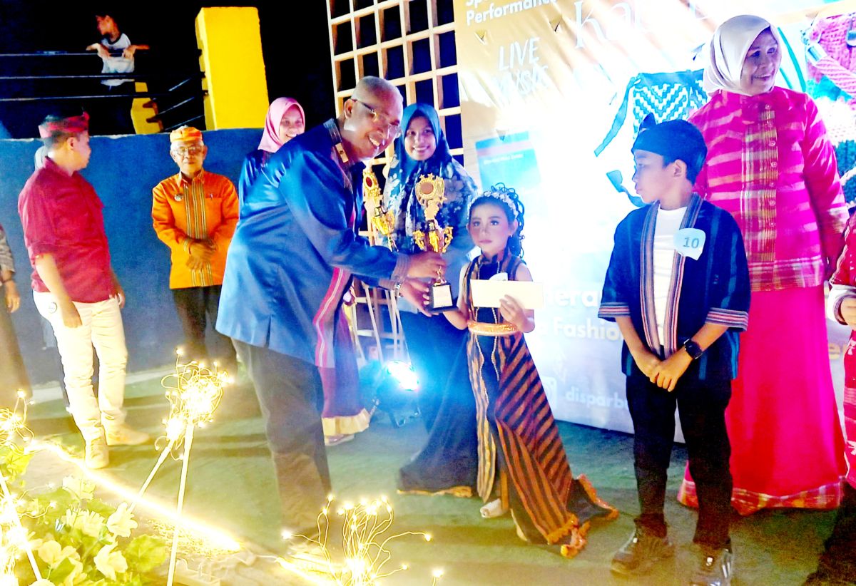 Penampilan Peserta Fashion Show Cilik "Pukau" Ratusan Penonton, Pemenang Asal Wakoko