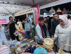Pj Gubernur Sultra Kunjungi Stand Pameran Wakatobi WAVE
