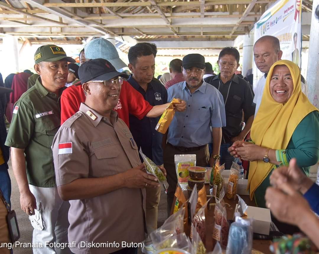 Stabilkan Harga, Pemda Buton Gelar Pasar Murah