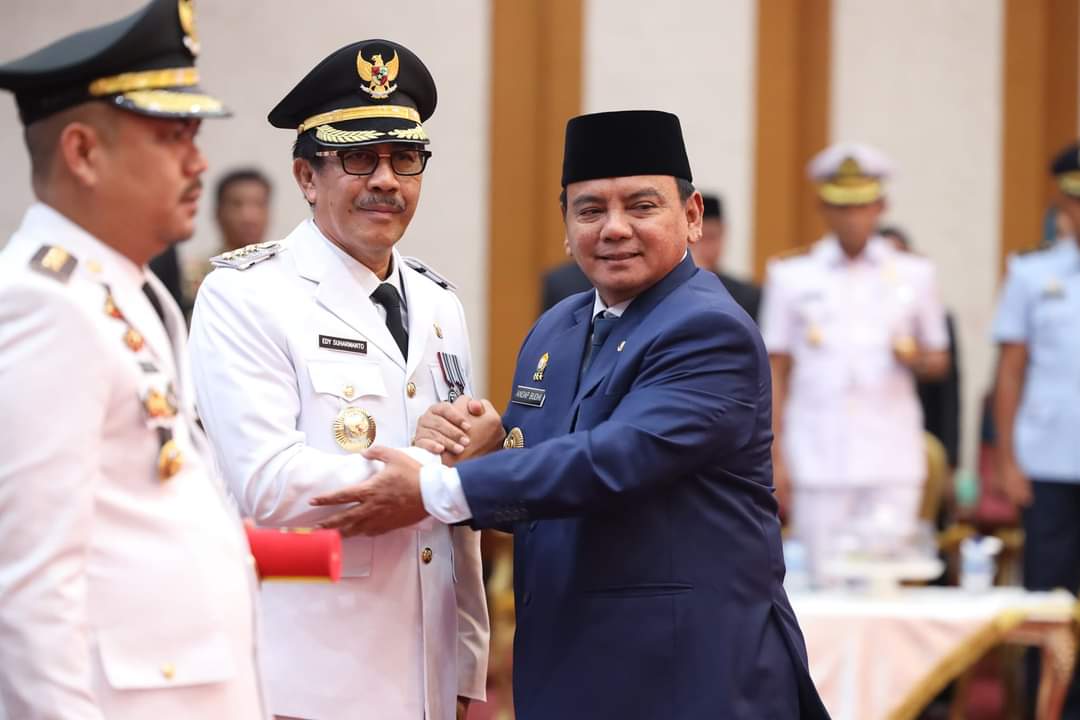 Pj Gubernur Sultra Lantik Pj Bupati Bombana dan Bupati Koltim