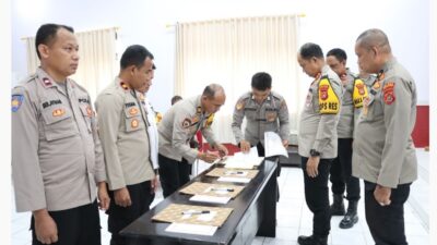 Kapolres Buton Pimpin Penandatanganan Perjanjian Kinerja dan Pakta Integritas Satker