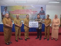 Pj. Bupati Buton terima CSR Bank Sultra Bidang Sanitasi