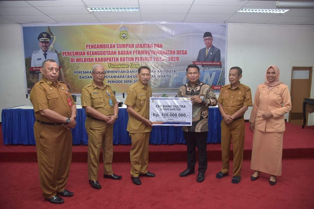 Pj. Bupati Buton terima CSR Bank Sultra Bidang Sanitasi