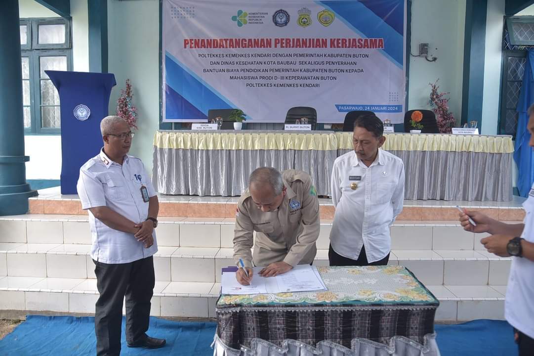 Pemkab Buton Teken MoU dengan Poltekkes Kemenkes Kendari