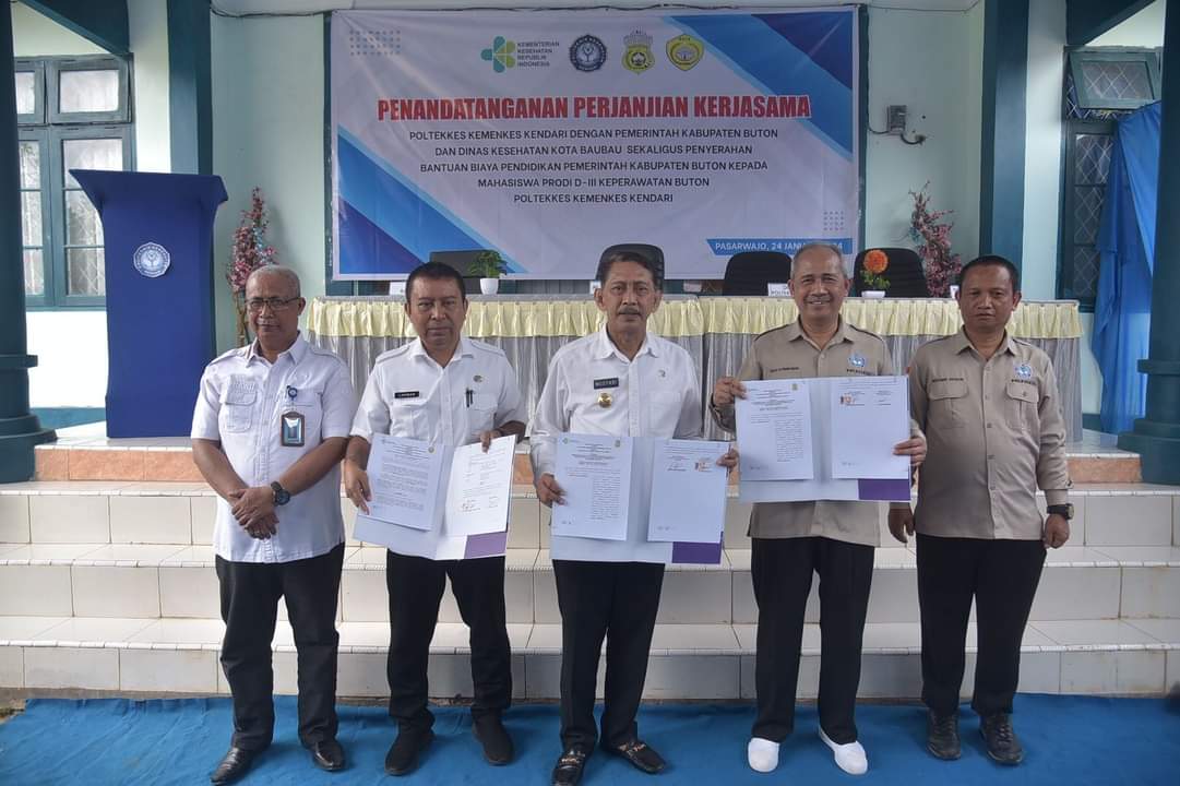 Pemkab Buton Teken MoU dengan Poltekkes Kemenkes Kendari Pemkab Buton Teken MoU dengan Poltekkes Kemenkes Kendari