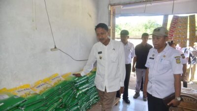Pj. Bupati Buton Pantau Harga Beras di Pasar Sabho