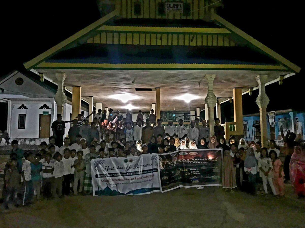 Sambut Ramadan 1445 H, Warga di Buton Gelar Pawai Obor Sambut Ramadan 1445 H, Warga di Buton Gelar Pawai Obor