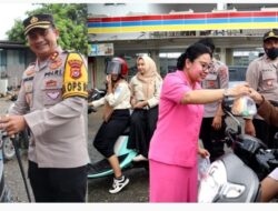 Ramadan, Kapolres Buton Bersama Ketua Bhayangkari Bagi-bagi Takjil Gratis