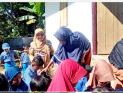 Indahnya Ramadan, Momen Ajarkan Anak TK Pembina Buton untuk Berbagi