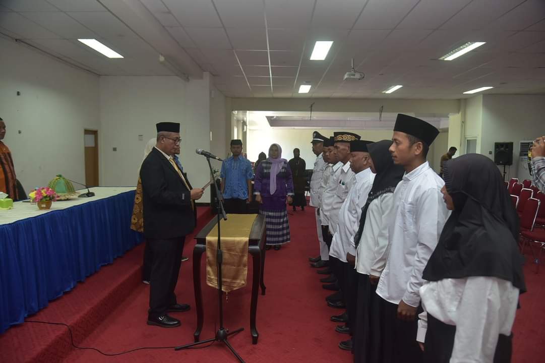 Sekda Buton Lantik Pj. Kades Wakalambe dan PAW BPD Boneatiro