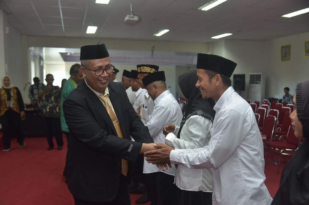 Sekda Buton Lantik Pj. Kades Wakalambe dan PAW BPD Boneatiro Sekda Buton Lantik Pj. Kades Wakalambe dan PAW BPD Boneatiro