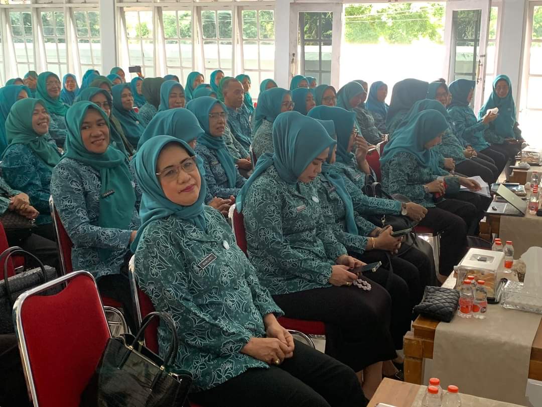 TP PKK Sosialisasi 10 Program PKK dan Pencegahan Stunting TP PKK Sosialisasi 10 Program PKK dan Pencegahan Stunting