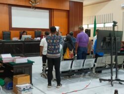 Mantan Sekda Busel Diperiksa Bersama Delapan Saksi