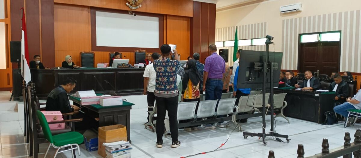Mantan Sekda Busel Diperiksa Bersama Delapan Saksi