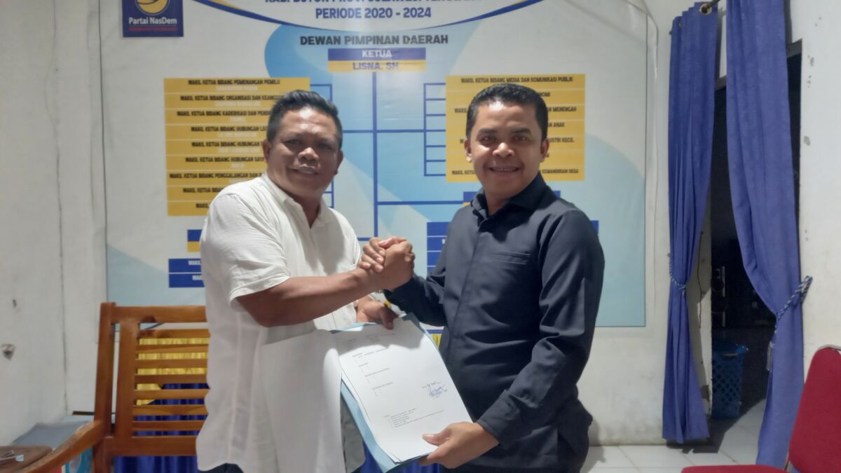 Partai NasDem Terima Berkas Pendaftaran Pasangan Arimusdi - Rafiun