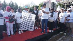Gelar Jalan Santai, Hj Tina Nur Alam Bagi-bagi Ratusan Doorprize