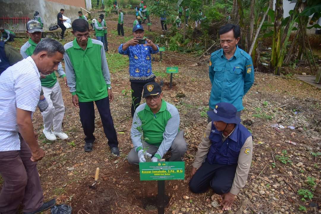 Dukung Program Nasional, Pemkab Buton Canangkan Penanaman Jeruk Siompu Dukung Program Nasional, Pemkab Buton Canangkan Penanaman Jeruk Siompu