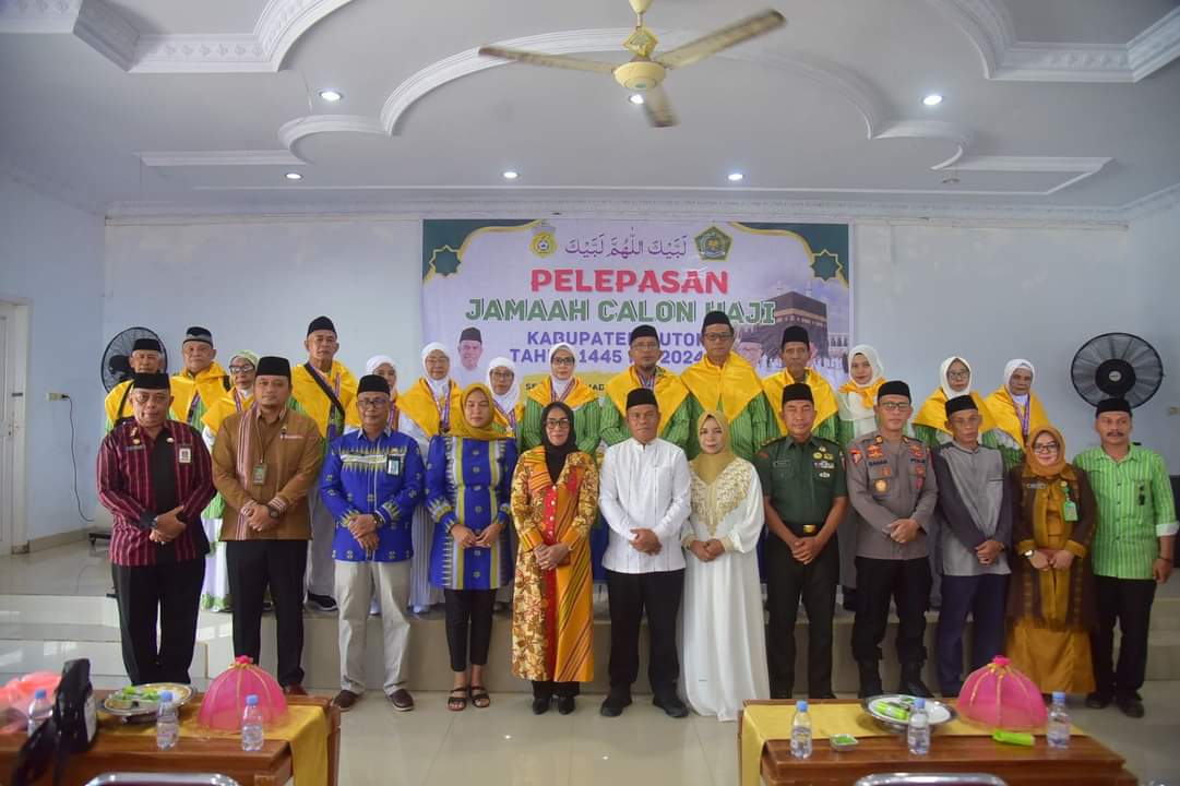 Lepas CJH, Penjabat Bupati Titip Doakan Buton