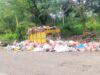Lagi, Warga Keluhkan Sampah Tak Diangkut Menumpuk di Jalan
