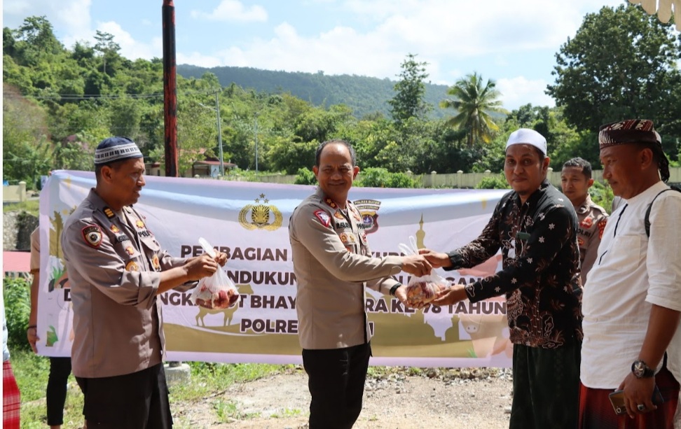 Polres Buton Kurban 10 Ekor Sapi