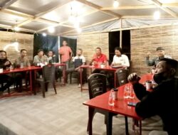 M.Suhardi bersama Relawan Barisan Berkarya Bersatu Siap Usung Bacakada Baubau Terbaik