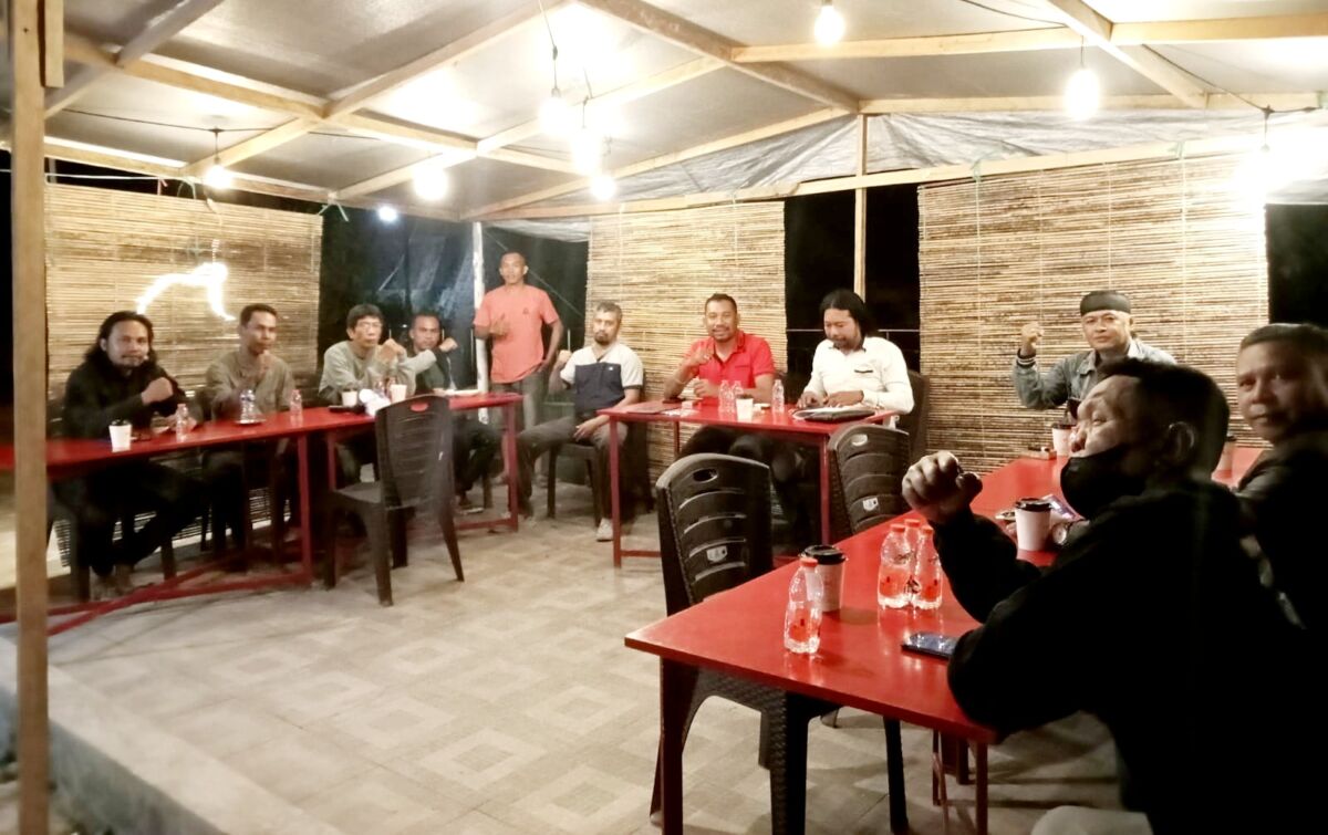 M.Suhardi bersama Relawan Barisan Berkarya Bersatu Siap Usung Bacakada Baubau Terbaik